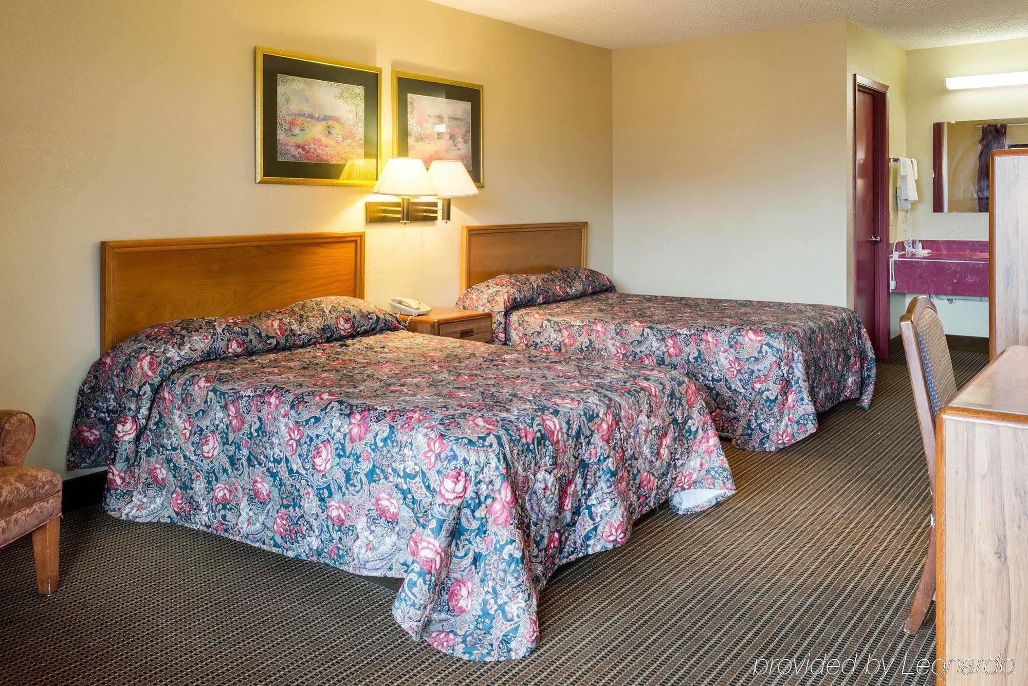 Rodeway Inn Грінвуд Екстер'єр фото